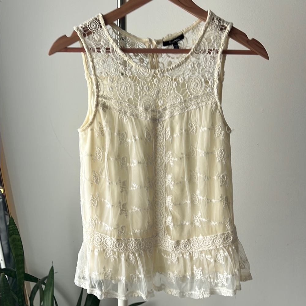 Monteau Vintage Elegant Cream Lace Sleeveless Top S